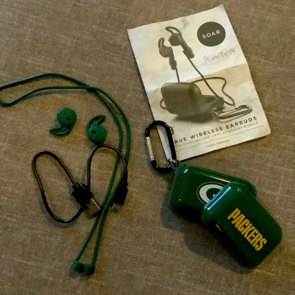 Greenbay Packers Wireless Earbuds with Charging Case by Soar